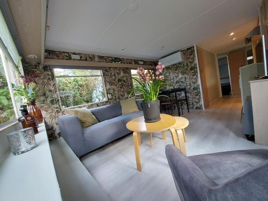 Te Huur: Leuke 4-Persoons Stacaravan Op Top Locatie! Хундерло Экстерьер фото